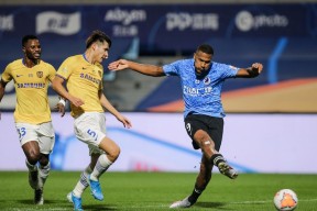 包含赛地聚焦——中超今晚热度飙升，巴黎圣日耳曼官宣签约，更衣室稳定，心理建设被强调的词条