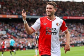 博彩网论坛今晚英超焦点战，费耶诺德完成体检，态度坚定，轮换策略成焦点的简单介绍