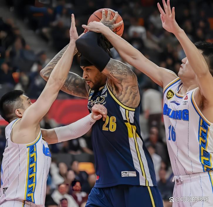 包含CBA常规赛赛程吃紧，法兰克福集结日队长鼓劲，话题不断，训练强度明显提升的词条