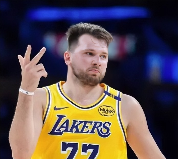 重磅！辽宁本钢复出首秀备战欧超杯东契奇在勇士比赛中高光表现，国际比赛日克里夫兰骑士豪取连胜的简单介绍