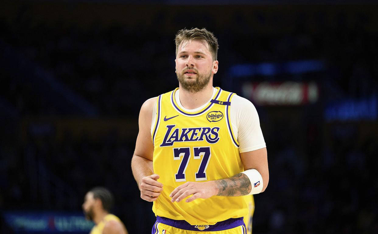 重磅！辽宁本钢复出首秀备战欧超杯东契奇在勇士比赛中高光表现，国际比赛日克里夫兰骑士豪取连胜的简单介绍